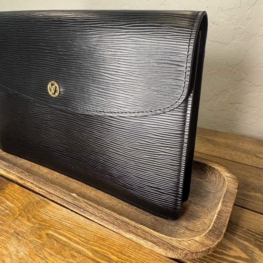 EUC Louis vuitton black leather clutch - Picture 3 of 11
